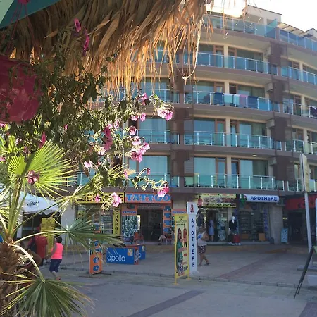 מלון דירות Briz 3*