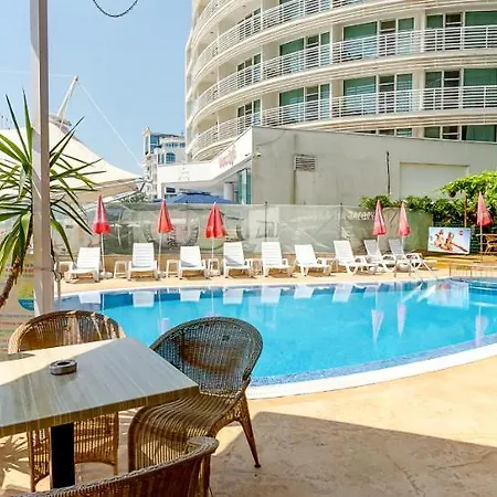 아파트호텔 Briz 3*