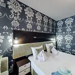 Briz Lägenhetshotell Slăntjev Brjag