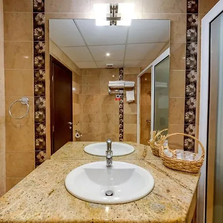 شقة فندقية Briz 3*