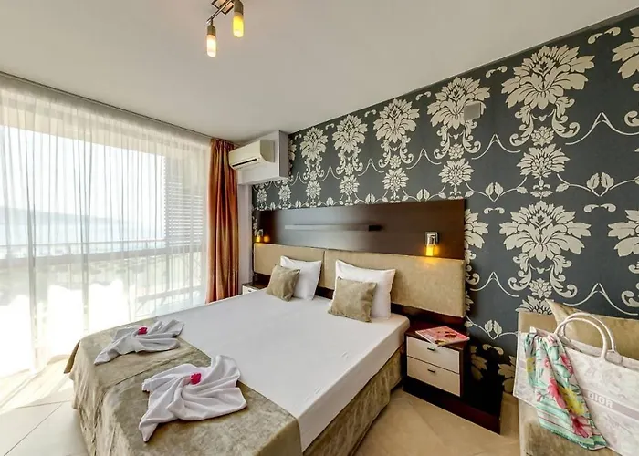 Lejlighedshotel Briz 3*