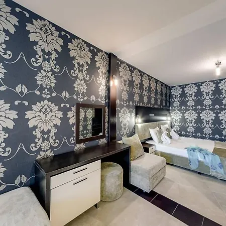 Ξενοδοχείο με διαμερίσματα Briz Σάνι Μπιτς