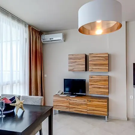 Ξενοδοχείο με διαμερίσματα Briz 3*